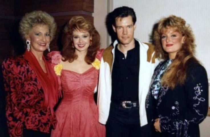 Tammy Wynette with The Judds and Randy Travis