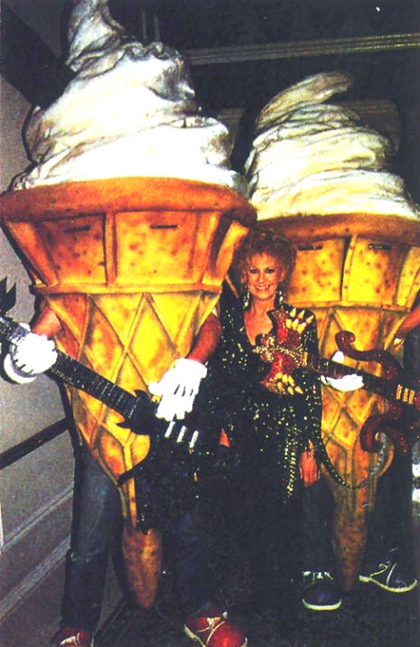 Tammy Wynette with The KLF on the music video set